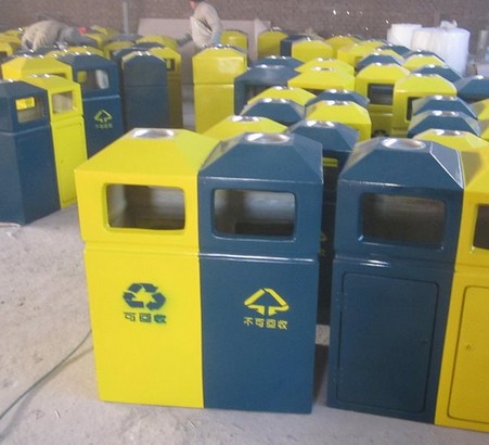 藍黃兩分類垃圾箱